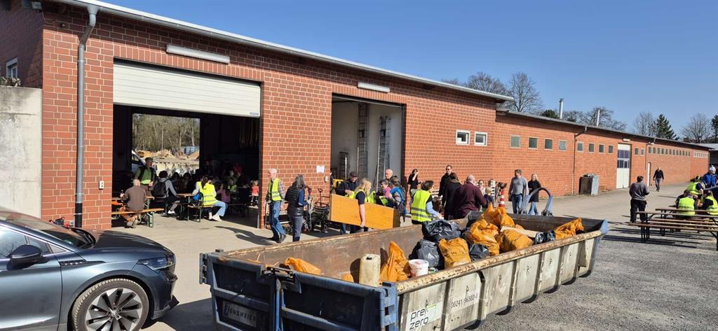 Müllsammler bei der Mittagspause
